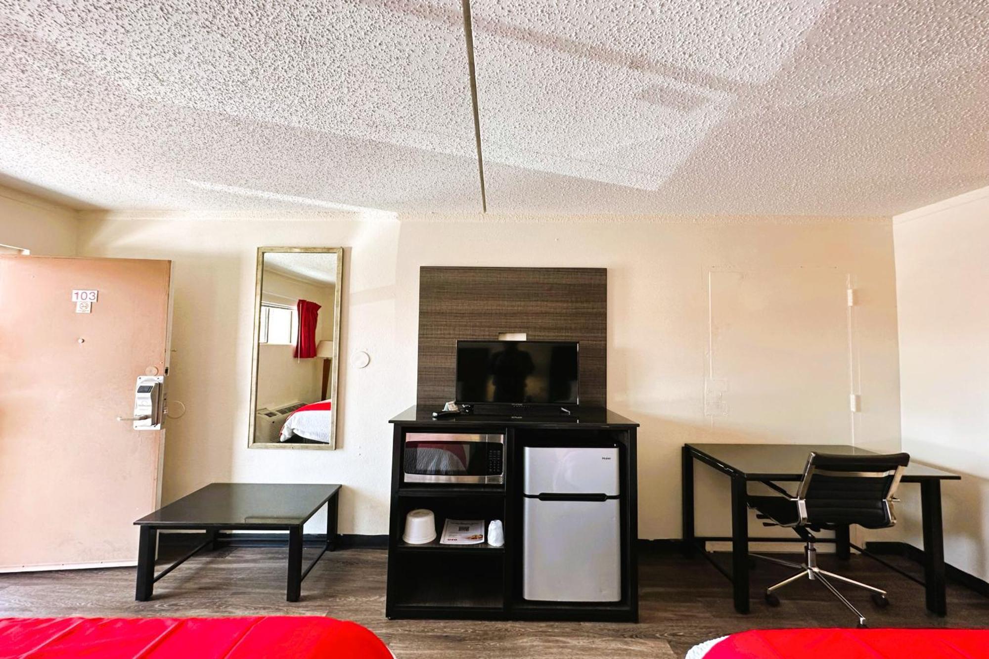 Oyo Hotel San Antonio Lackland Afb Seaworld Hwy 90 W Eksteriør bilde