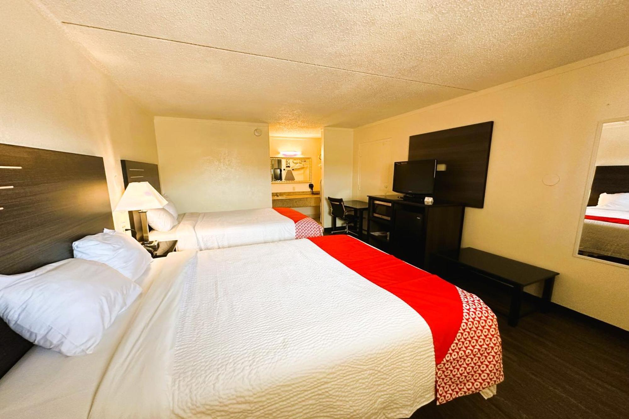 Oyo Hotel San Antonio Lackland Afb Seaworld Hwy 90 W Eksteriør bilde